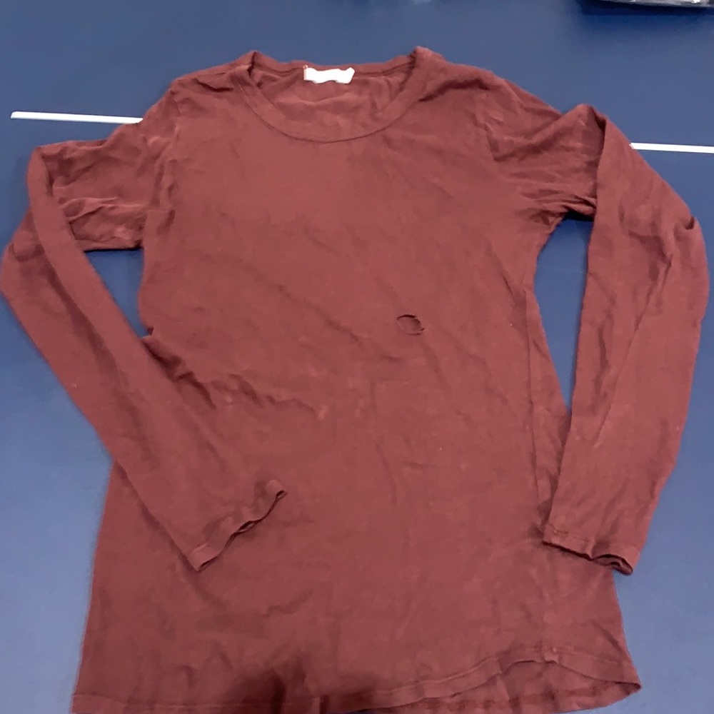 Used with a hole barefoot dreams top size large.